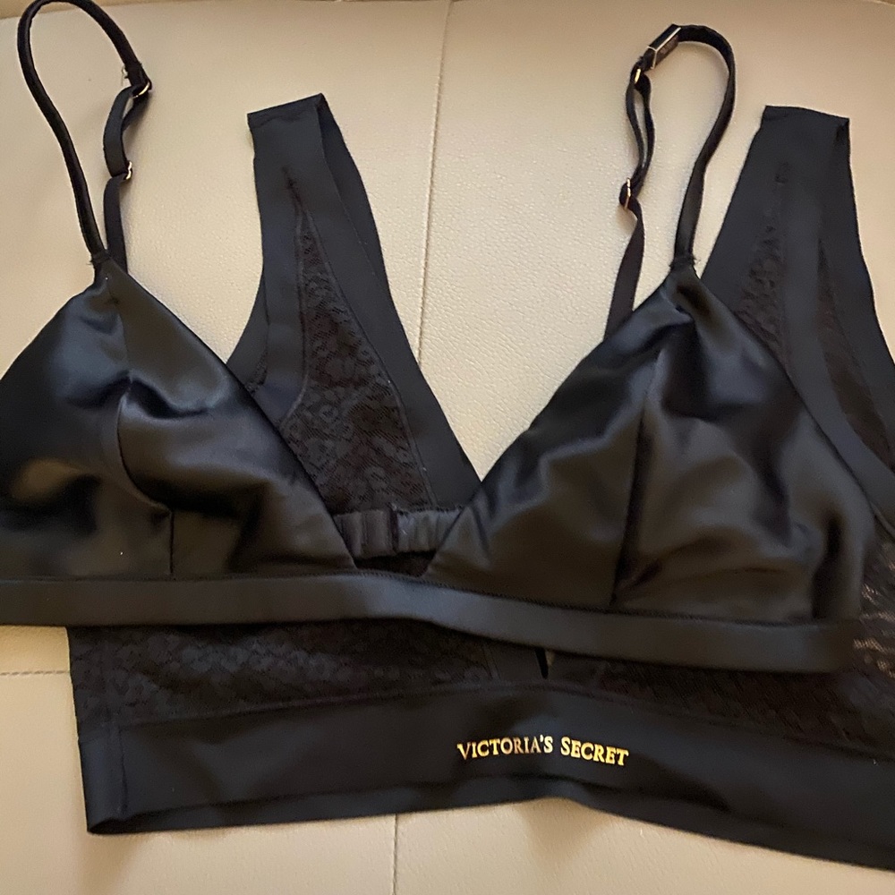 2 BNWT Victoria’s Secret black bralettes size M